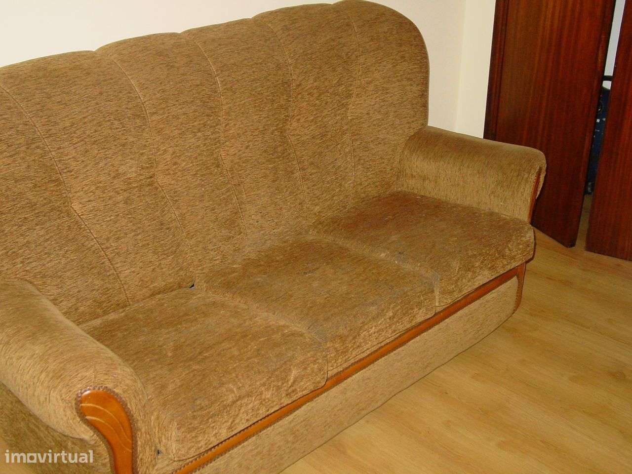 Arrenda-se T2 equipado e parcialmente mobilado na Rua do Brasil - Grande imagem: 4/25