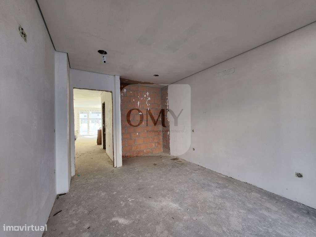 T2 com Duas Frentes Junto ao Parque Corgo em Vila Real-6