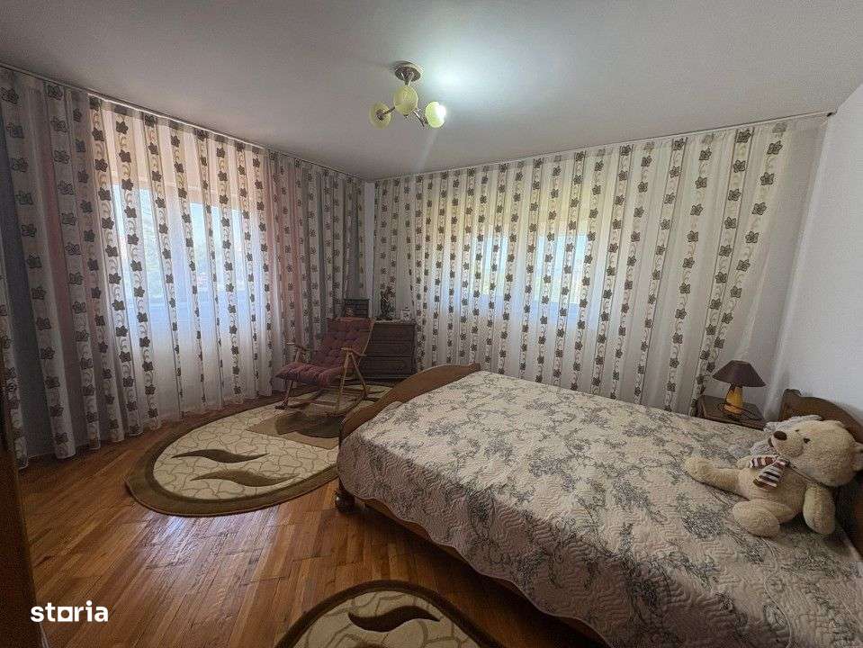 Vanzare *conac impresionant* - pretabil resedinta sau business - Imagine principală: 5/10