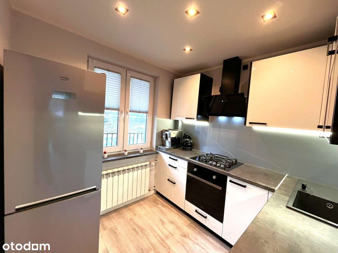 Przestronne 3 pokoje z dużym balkonem – Twoja oaza na 4 piętrze!-9