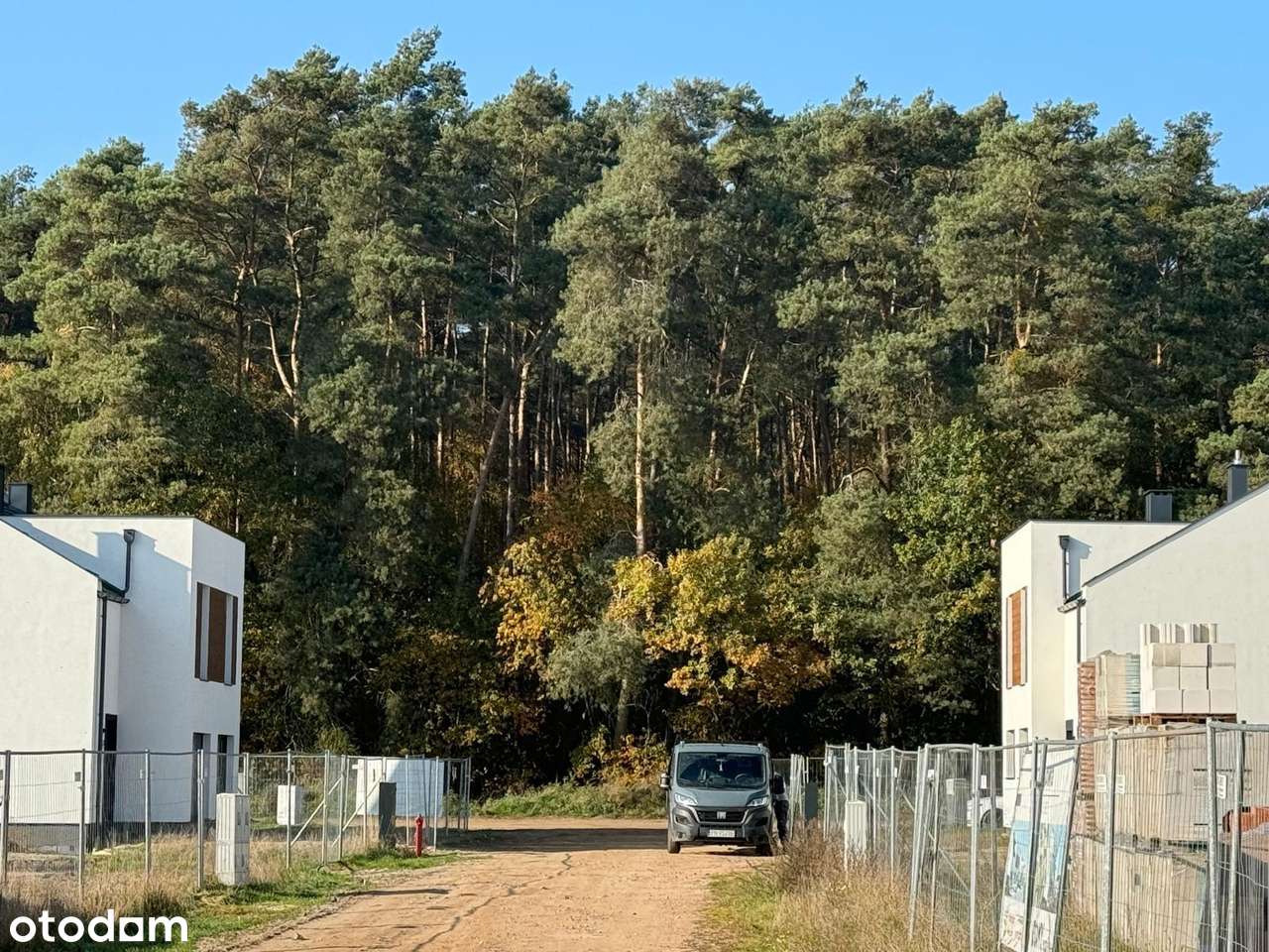 Atrakcyjna działka z pozwoleniem na budowę pod lasem!-5
