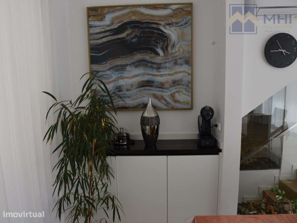 Excelente moradia Bifamiliar T3, a 100 metros da praia em Canidelo-22