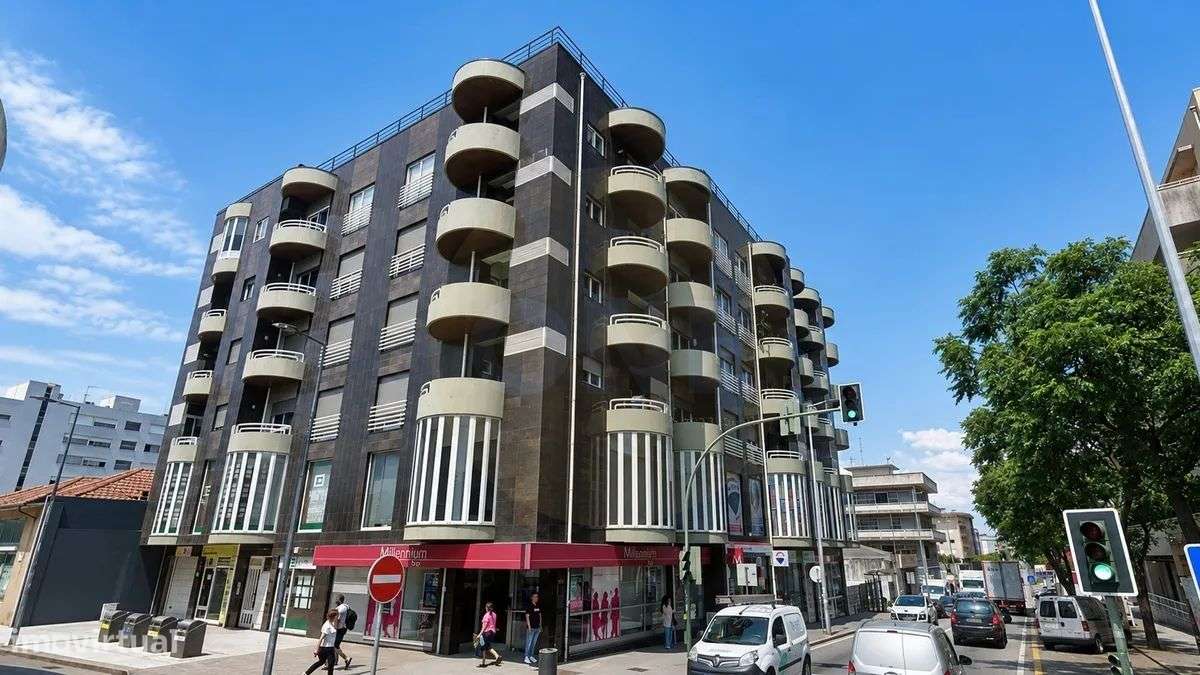 T4 no Centro da Trofa I Último Piso I 225 m² I Estúdio Independente II-23