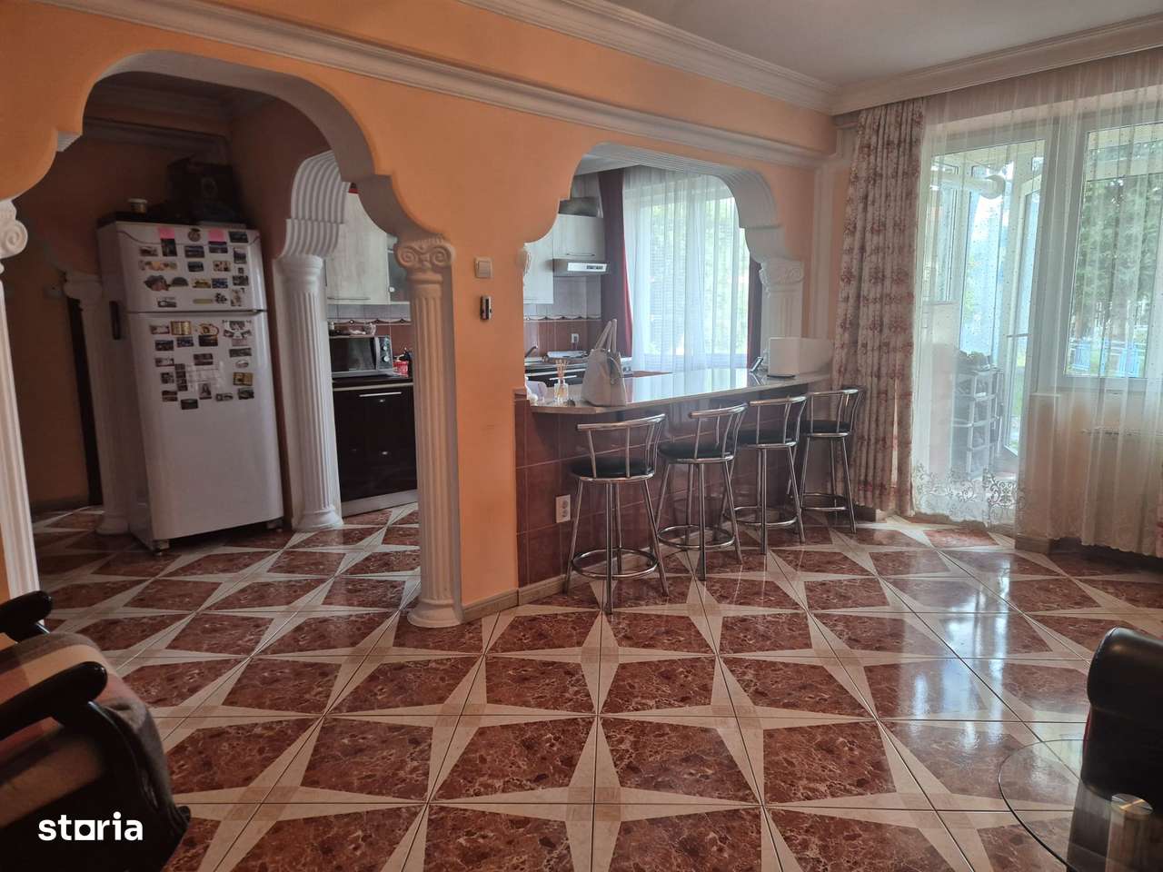 Apartament cu 3 camere-10