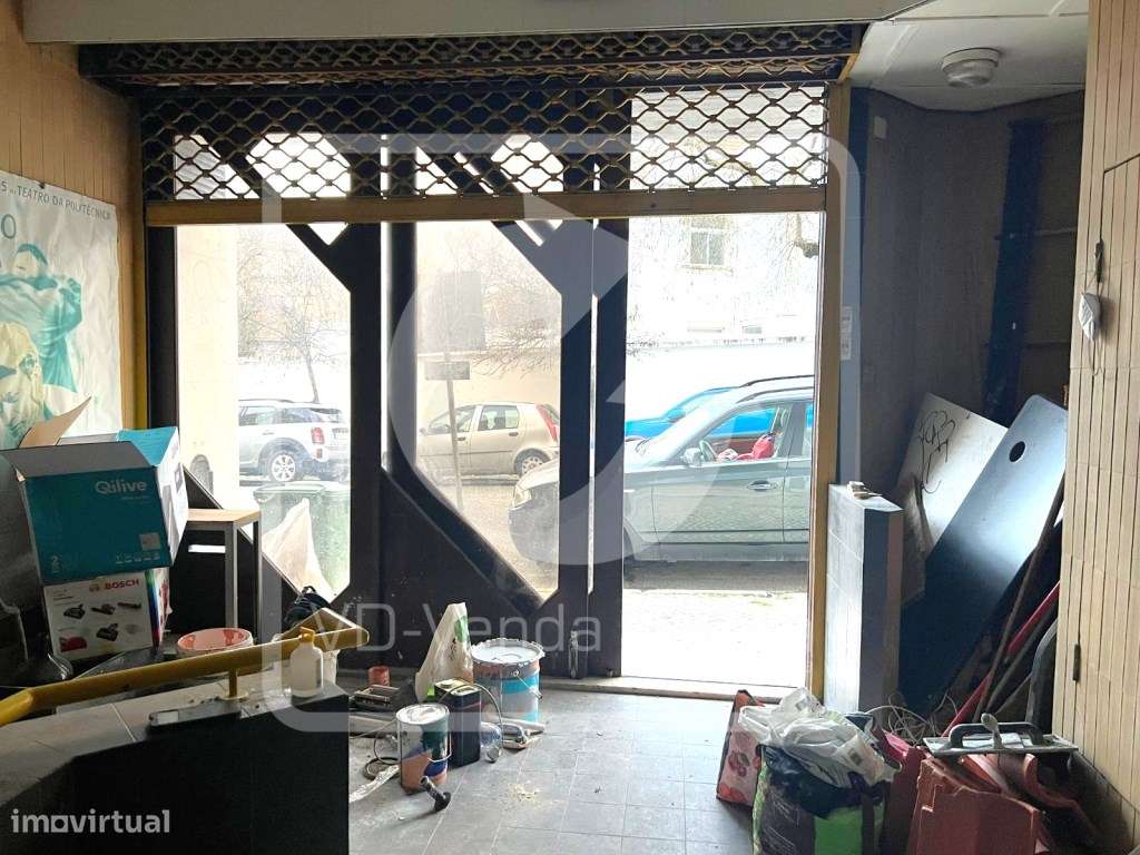 Loja com 450m² na Estrela | 2 Pisos | Imóvel da Banca com Elevado P... - Grande imagem: 5/23
