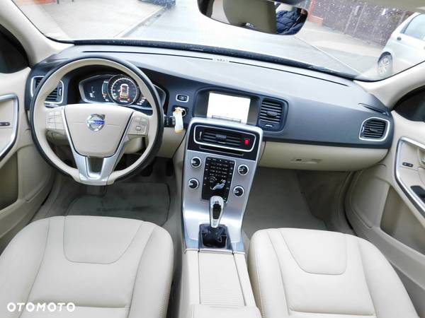 Volvo V60 D3 Summum - 7