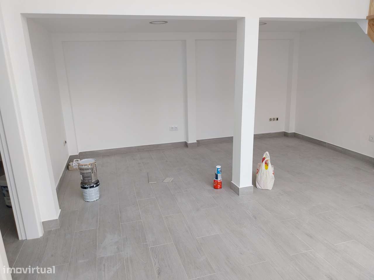 Arrendamento de loja remodelada, zona de Restelo / Belém / Algés - Grande imagem: 2/10