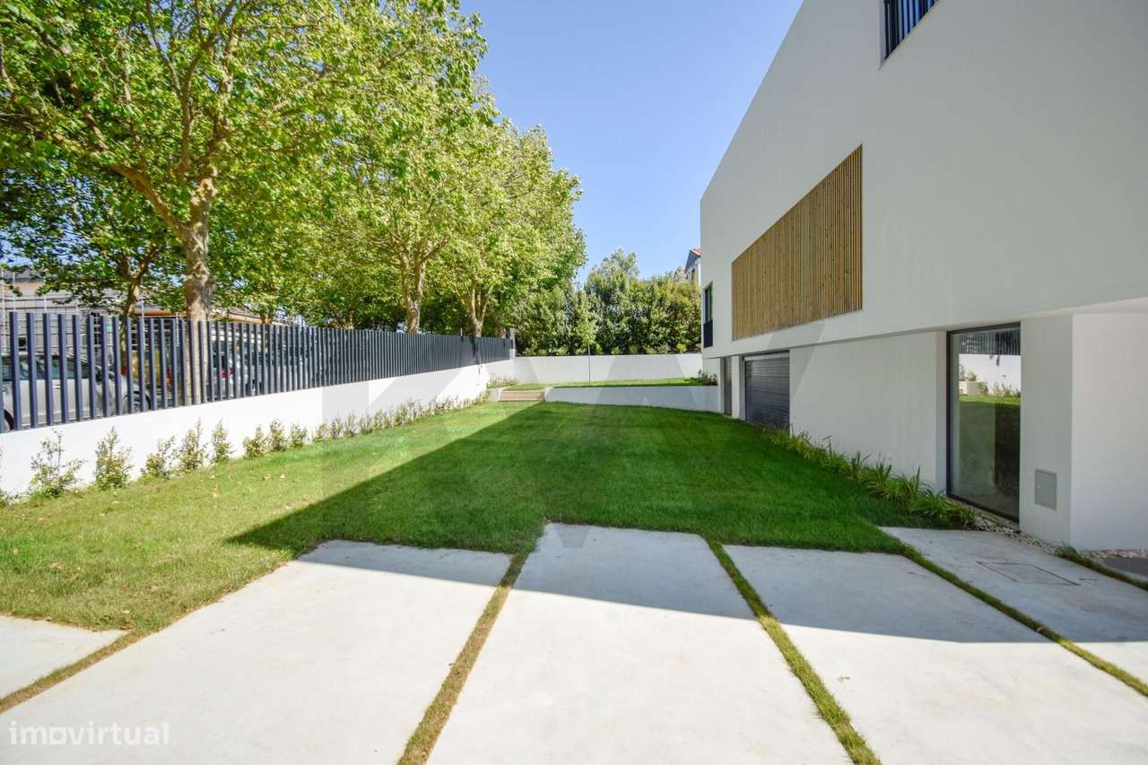 Moradia Contemporânea T5 no Oeiras Golf & Residence - Grande imagem: 4/47