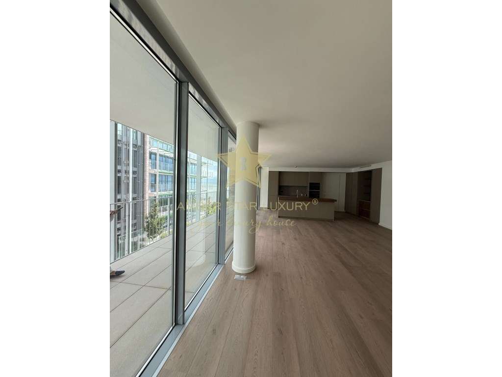 Espaçoso Apartamento de 3 Quartos com Amplo Terraço - Grande imagem: 3/20