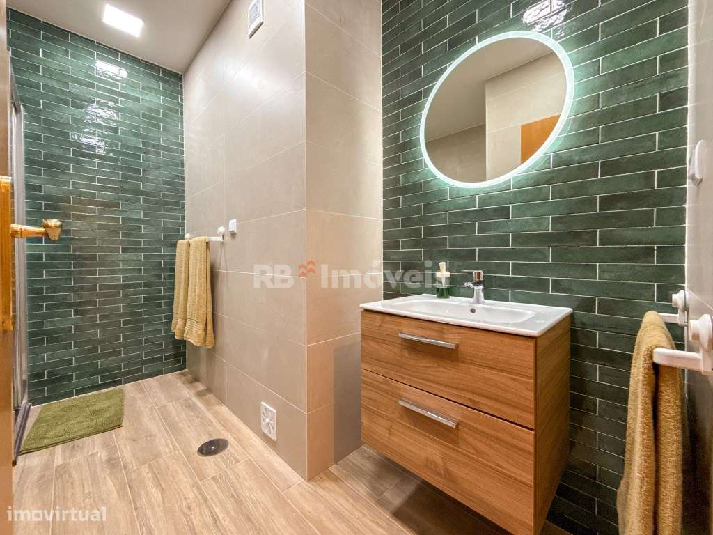 Apartamento T2 c/ Terraço, Parqueamento e Elevador, no centro de Ab... - Grande imagem: 5/42