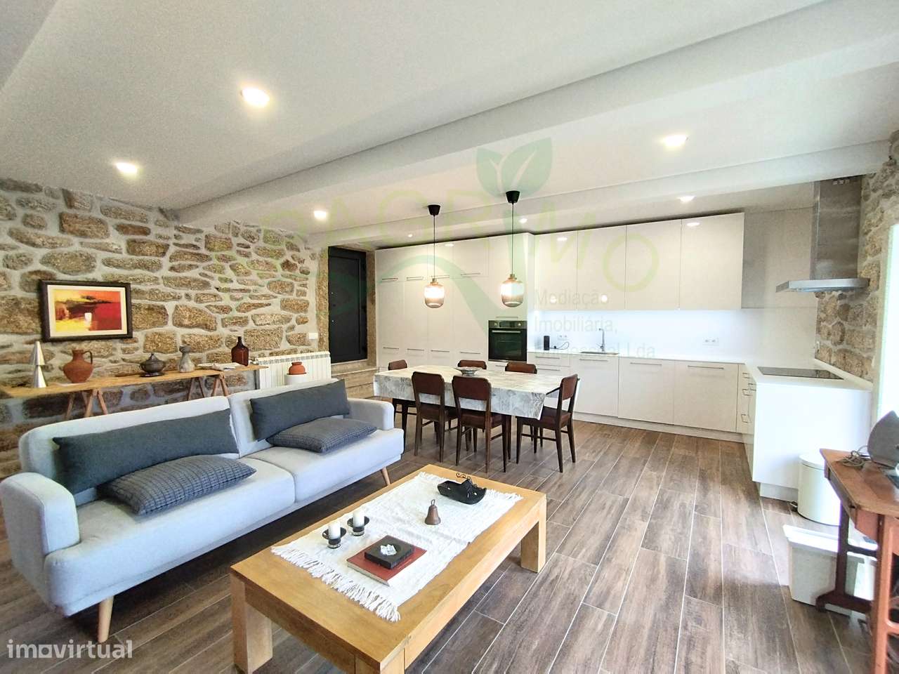 Moradia T2 com garagem e terraço em Penedono-5