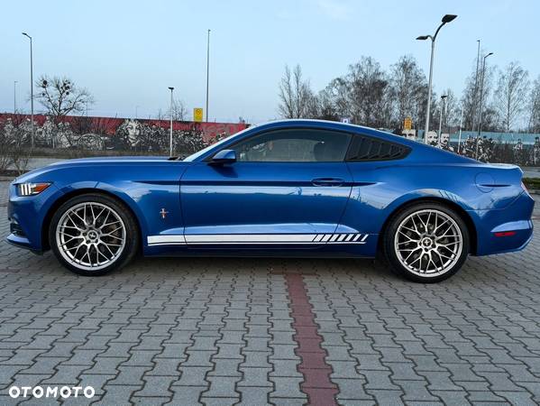 Ford Mustang - 2