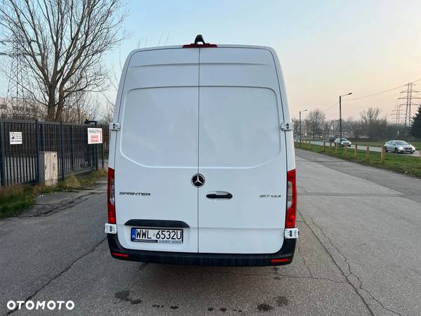 Mercedes-Benz Sprinter - 10