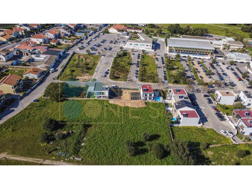Moradia T4 moderna nas Casas da Quinta, Palmela | Jardim, luz natur...-23
