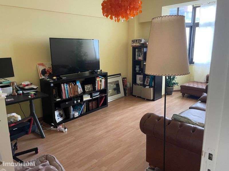 T2 Espaçoso, Luminoso e com excelentes acessos - Grande imagem: 4/12