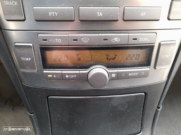 Radio Toyota Avensis (_T25_) - 1