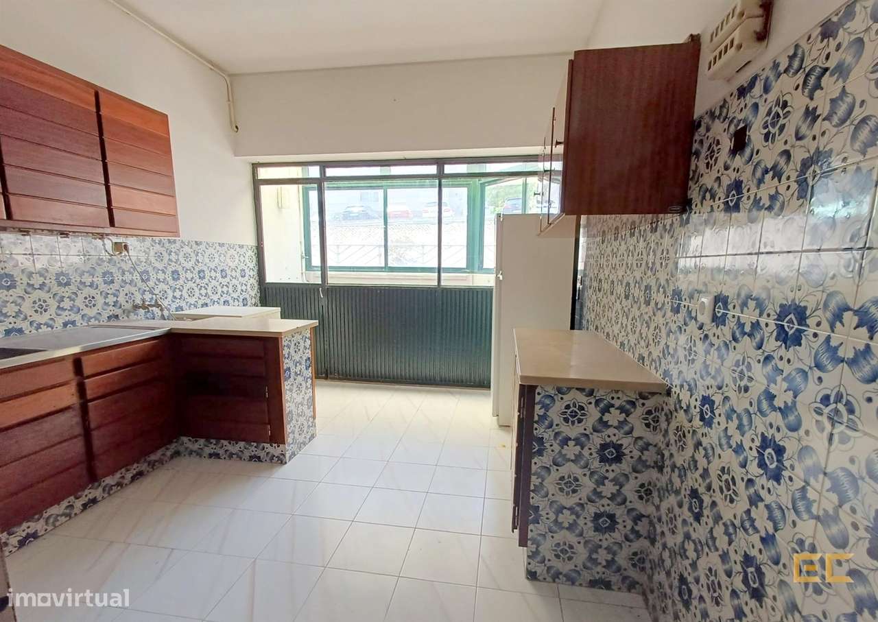 Apartamento T3 com Garagem - Abadias!-8