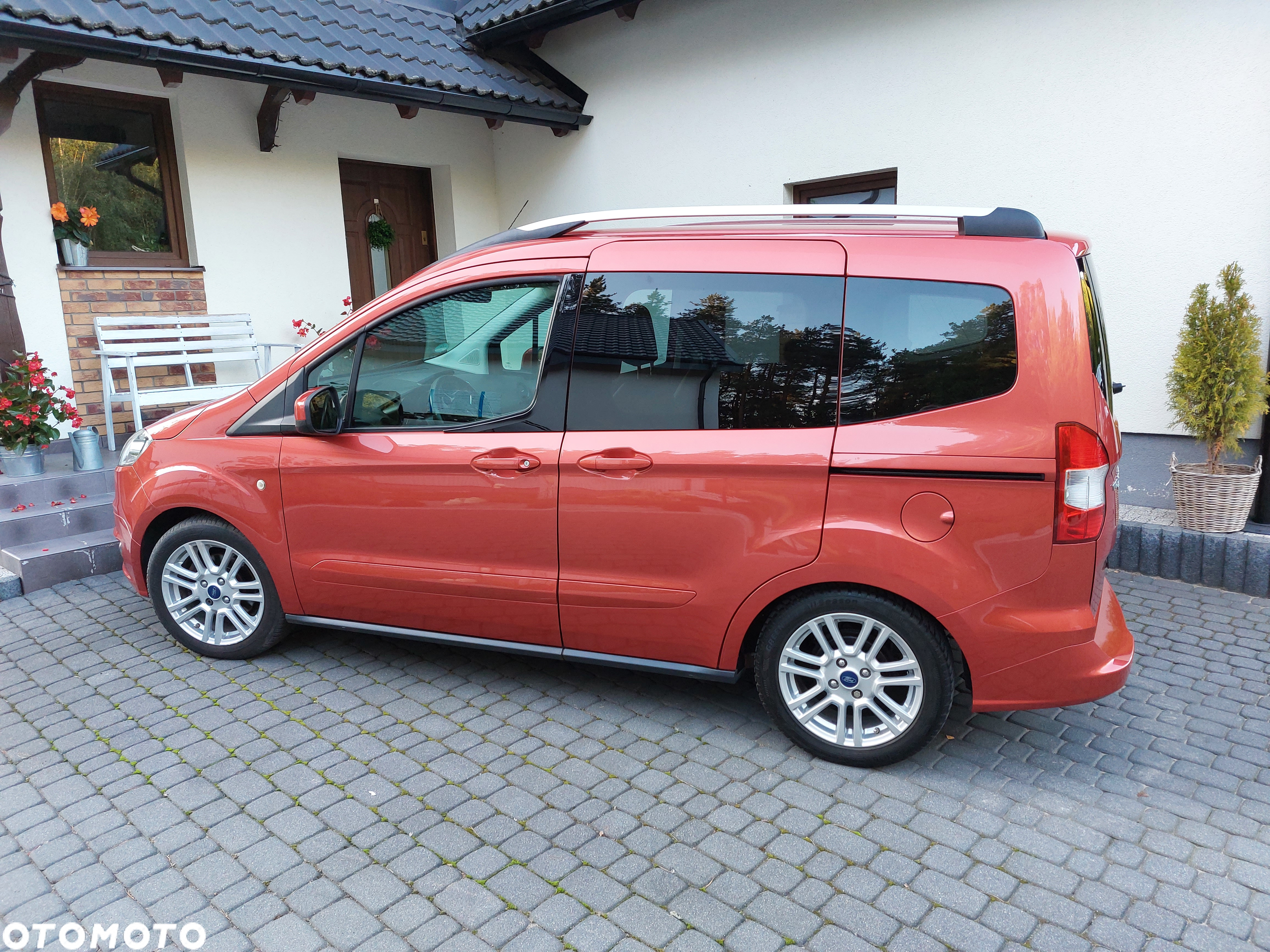 Ford Tourneo Courier 1.0 EcoBoost Titanium - 30