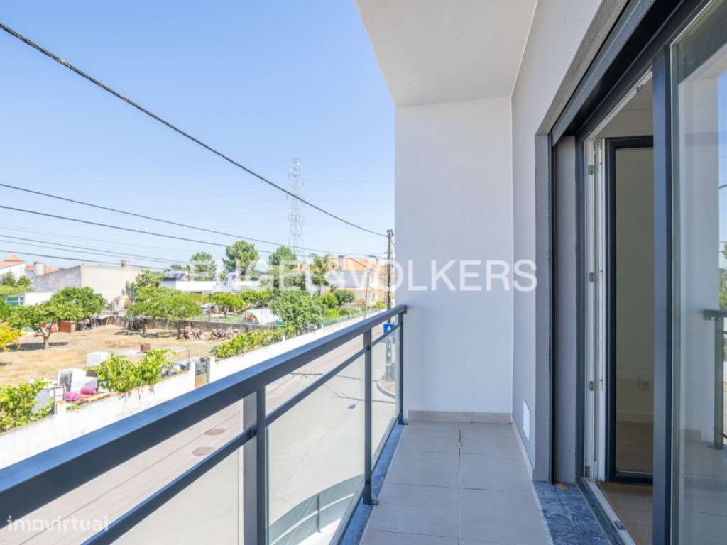 Moradia Geminada T4 Triplex em Fernão Ferro-35