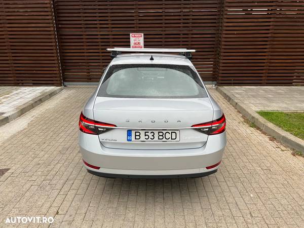 Skoda Superb 2.0 TDI DSG Sportline - 7