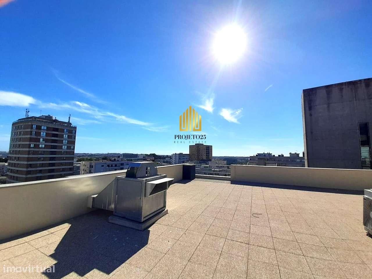 T3 NOVO de Luxo com área bruta de 170m2, junto ao centro e ao Metro!-29