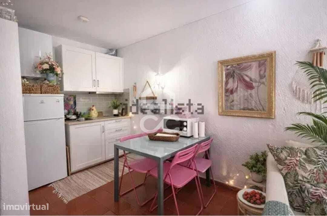 Apartamento TO convertido a T1 em condomínio fechado com 3 piscinas, c-2