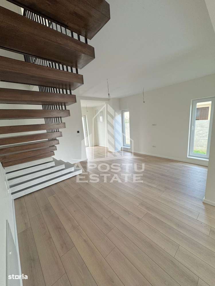 Duplex deosebit cu 4 camere si 2 bai, P + 1, predare la cheie, in Sag - Imagine principală: 4/20