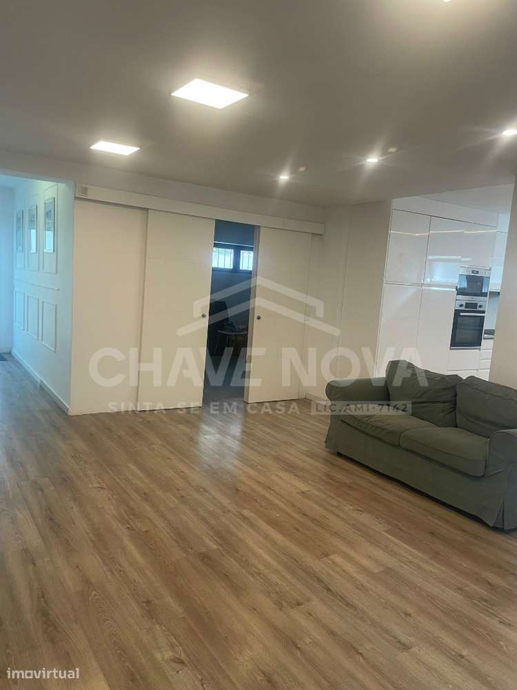 Moradia T4 Totalmente Remodelada em Águas Santas - Grande imagem: 5/29