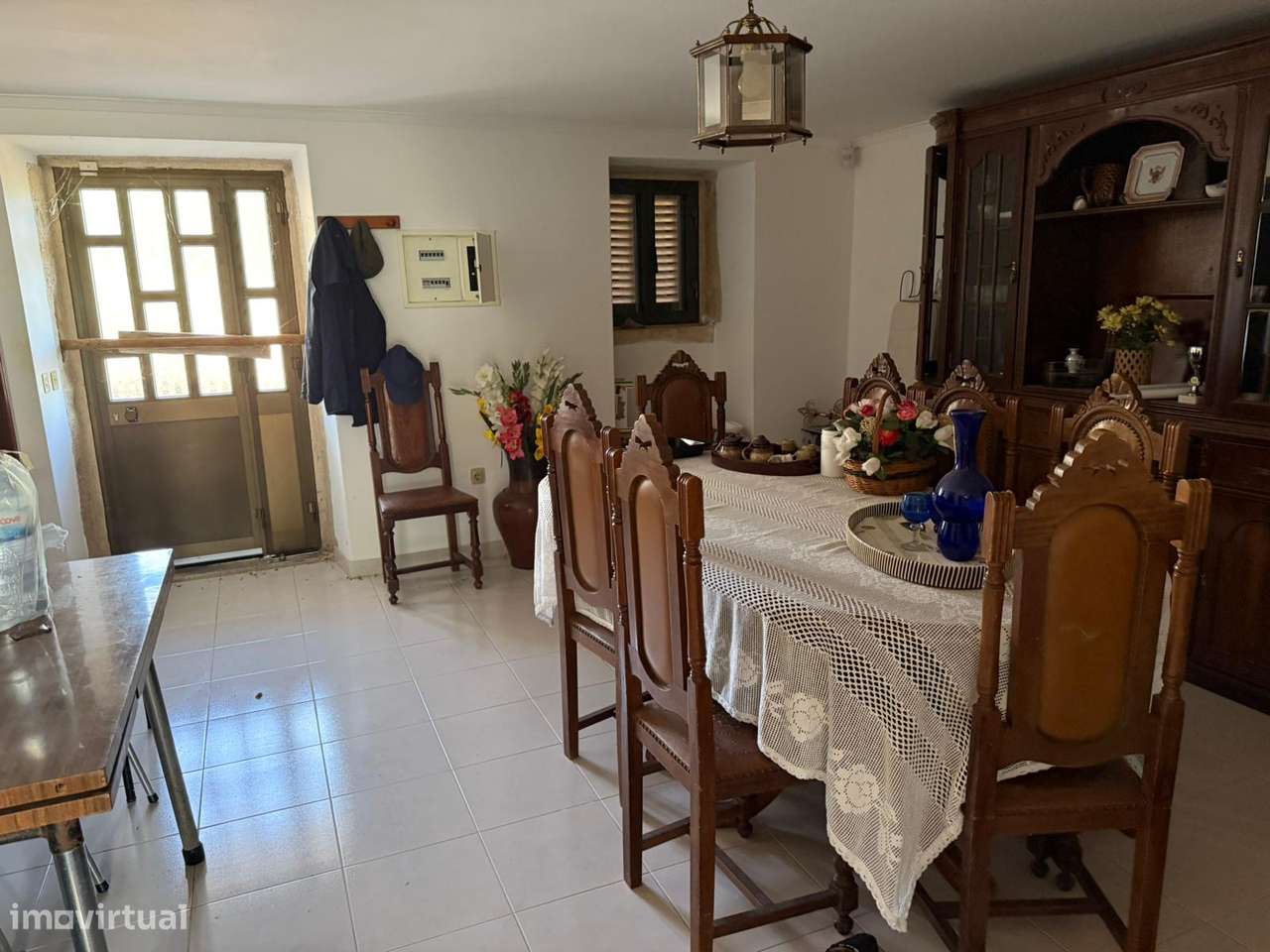 Moradia antiga com terreno, furo de agua e painéis solares aquecimento-28