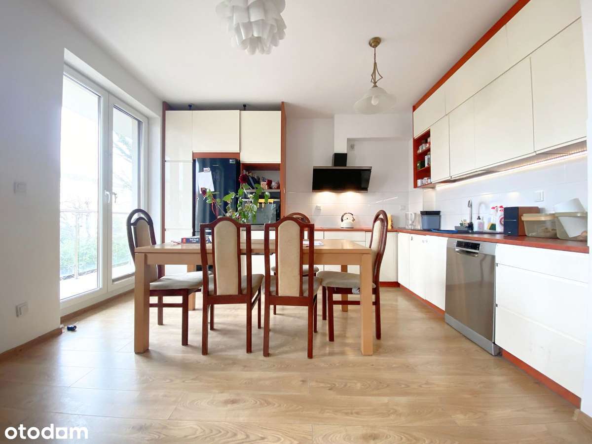 Duży taras, 2 łazienki, garaż, piwnica, 5 min. do stacji PKP / SKM-0