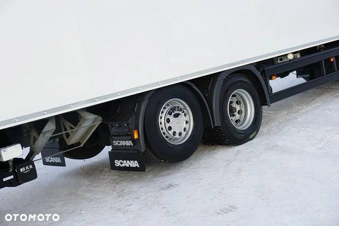 Scania P 370 / EURO 6 / CHŁODNIA + WINDA / 23 PALETY / OŚ SKRĘTNA / MAŁO UŻYWANA - 33