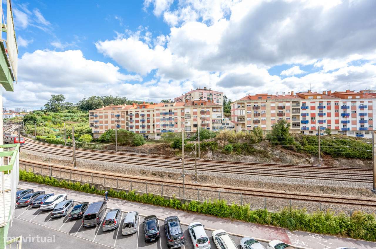 T2 Remodelado em Agualva-Cacém-12
