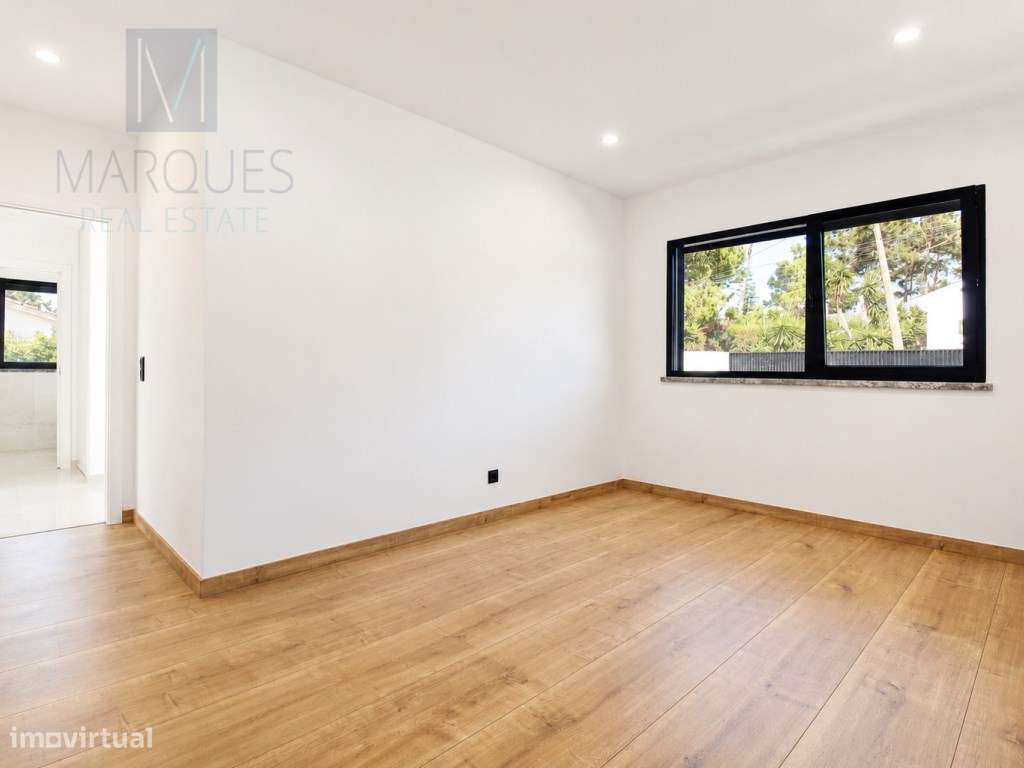 Moradia Isolada T4 com 3 Suites, Jardim e Piscina na Verdizela-10