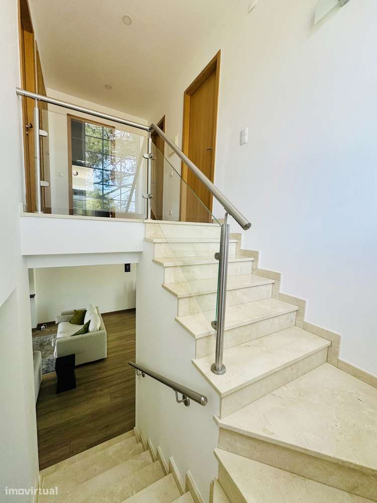 Moradia t3 garagem box jardim Charneca da Cotovia Sesimbra-35