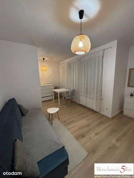 kawalerka ul Smolna 2020 Miejsce postojowe-1