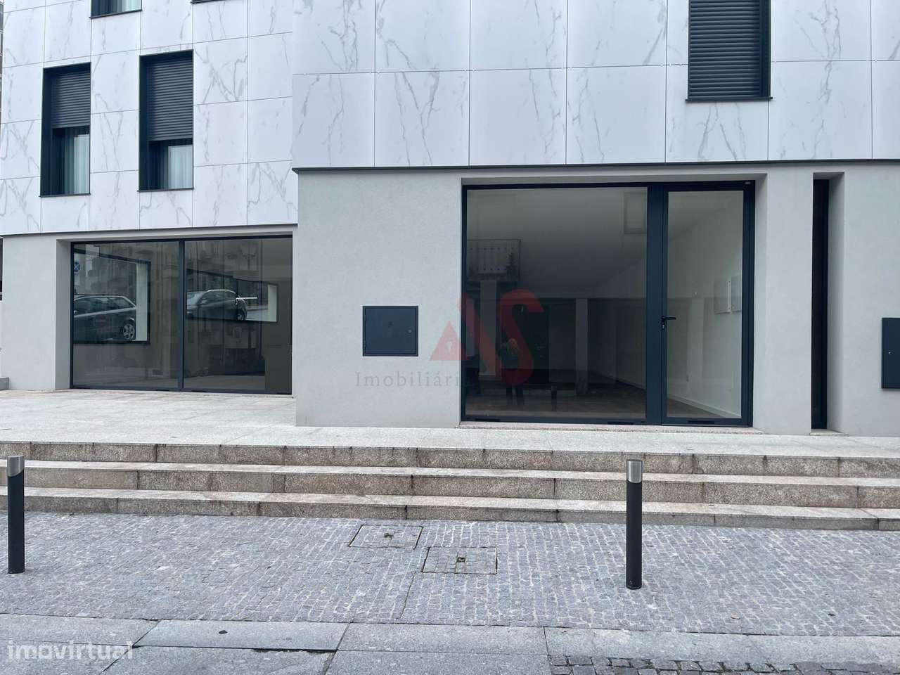 Loja nova com 159,05 m2 no centro de Lousada - Grande imagem: 3/11