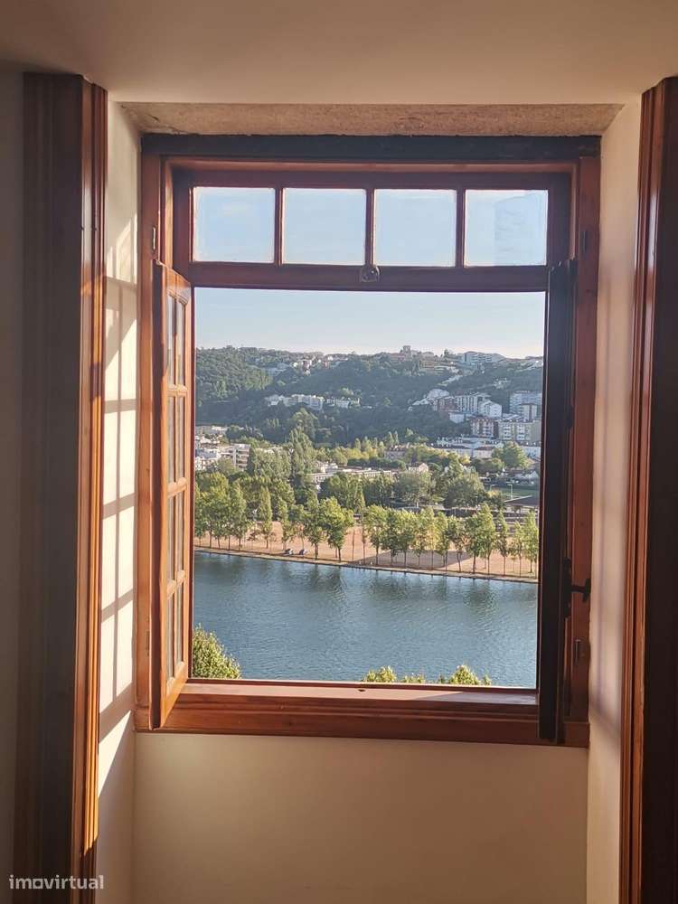 Prédio com vista soberba sobre o rio Mondego-24