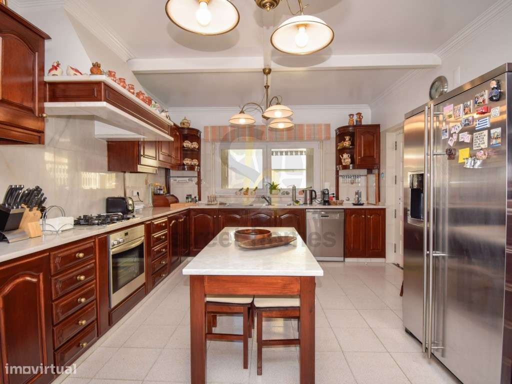 Moradia T6 com piscina na Quinta da Bicuda Cascais-12