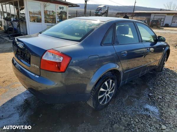 Piese/Dezmembrez Audi A4 B6 Sedan 1.9TDi Gri LX7ZD - 4