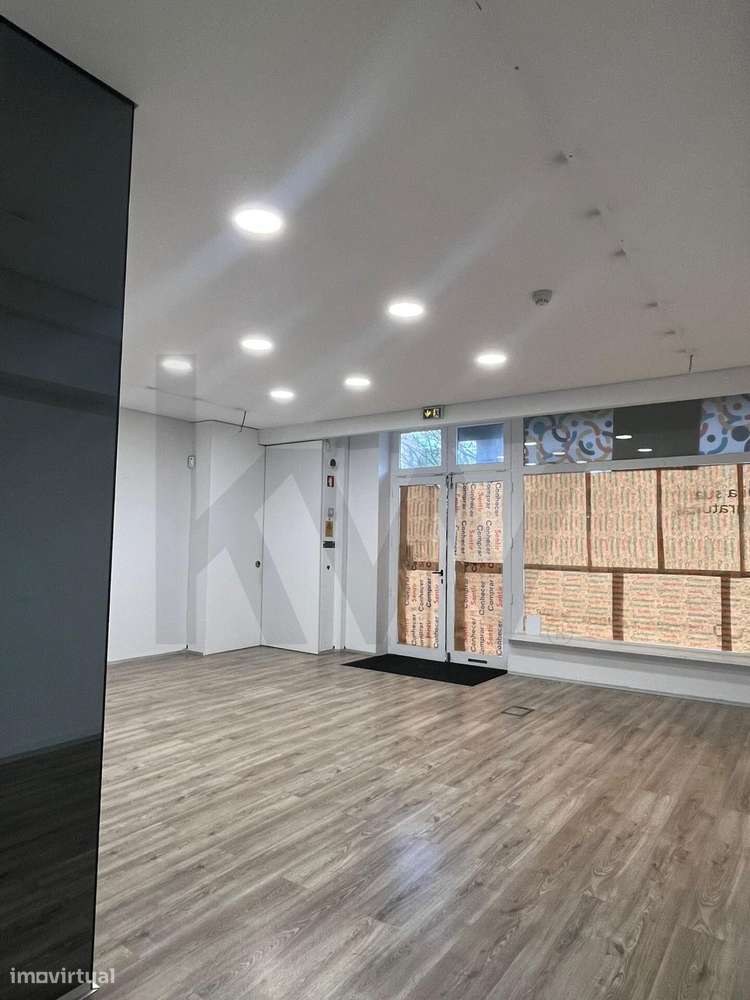 ARRENDAMENTO  LOJA COM 61M2 - ZONA PINHEIRO MANSO - Grande imagem: 2/13