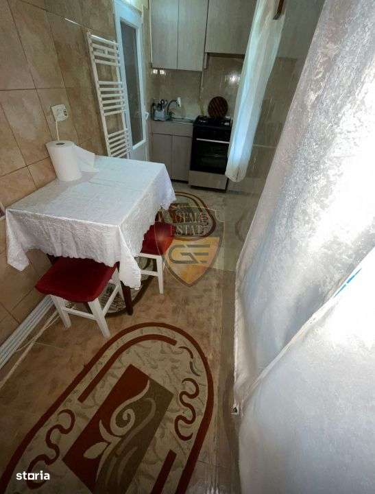 Apartament 3 camere decomandat, parcare, centrala gaze, aer conditiona - Imagine principală: 5/19