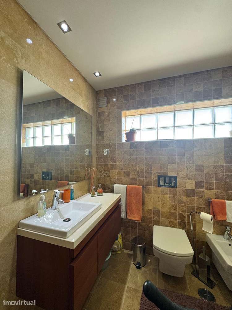 Apartamento duplex T4 com 3  garagens-15