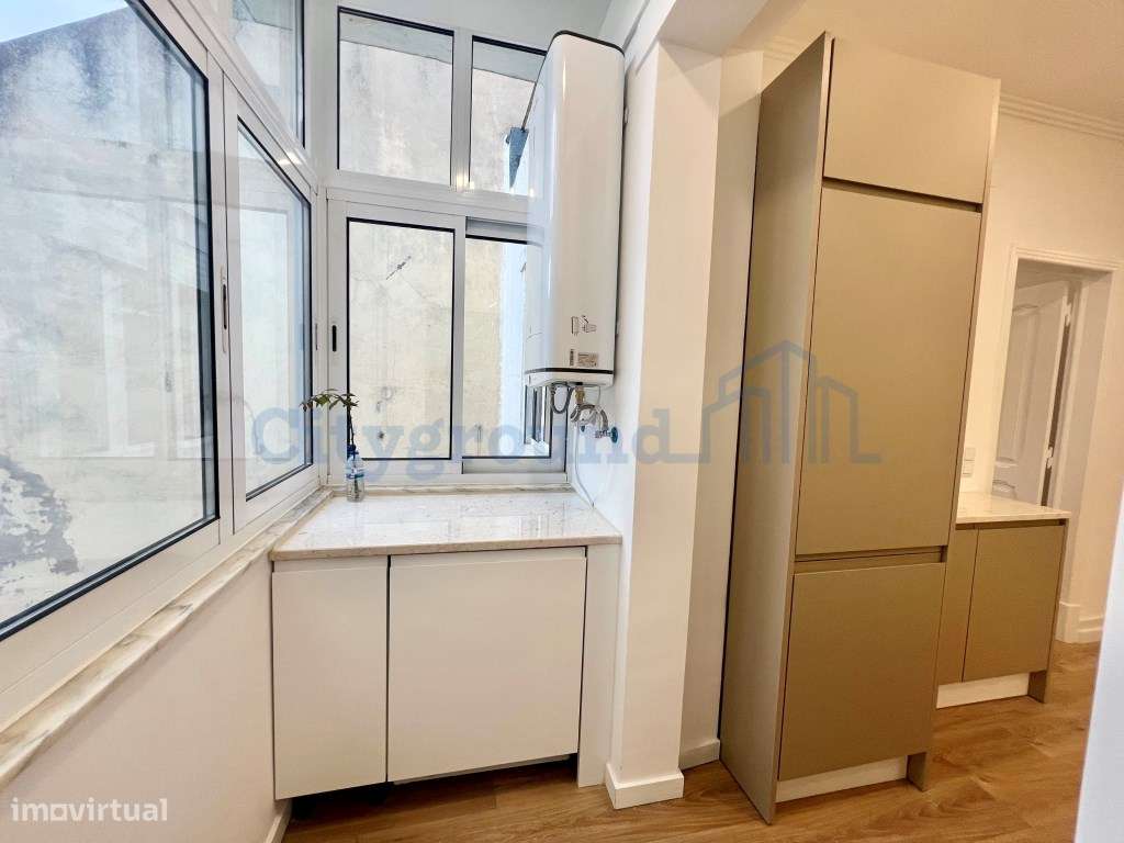 T2 totalmente renovado com excelente luminosidade e vista lateral p...-19