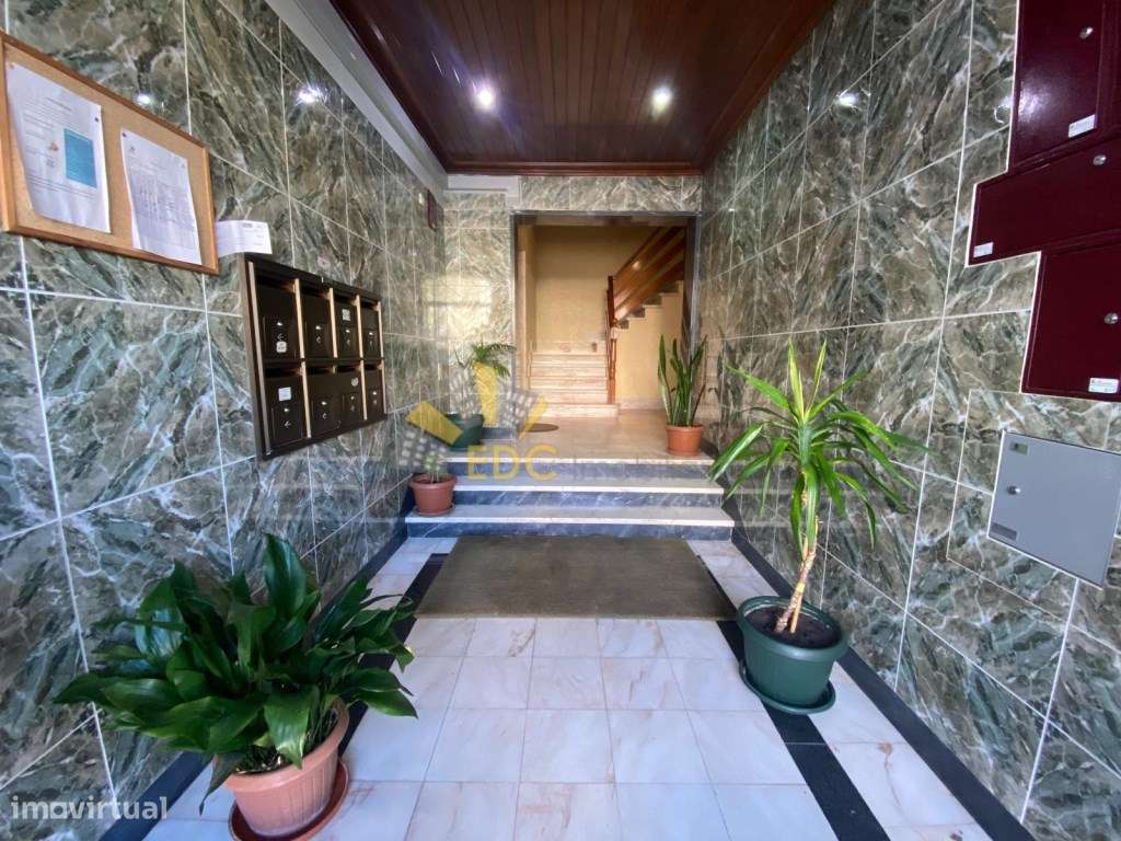 Apartamento T2 no Cacém, com possibilidade ser transformado em dúpl...-28