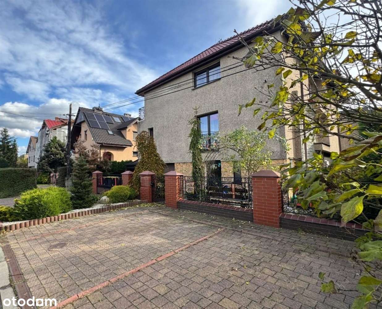 Komfortowy dom z przestrzenią do pracy i życia!-3