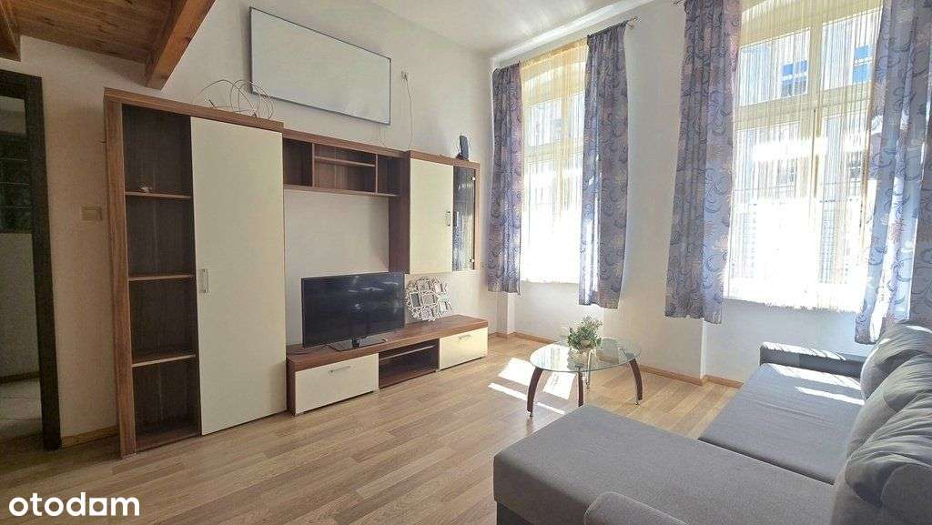 Duża kawalerka z antresolą, Centrum!-0