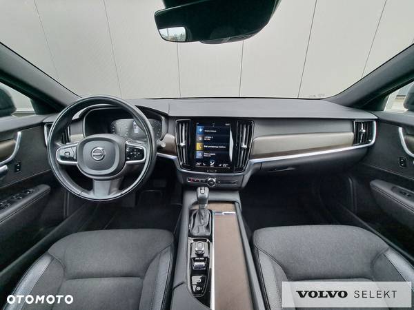 Volvo V90 Cross Country - 11