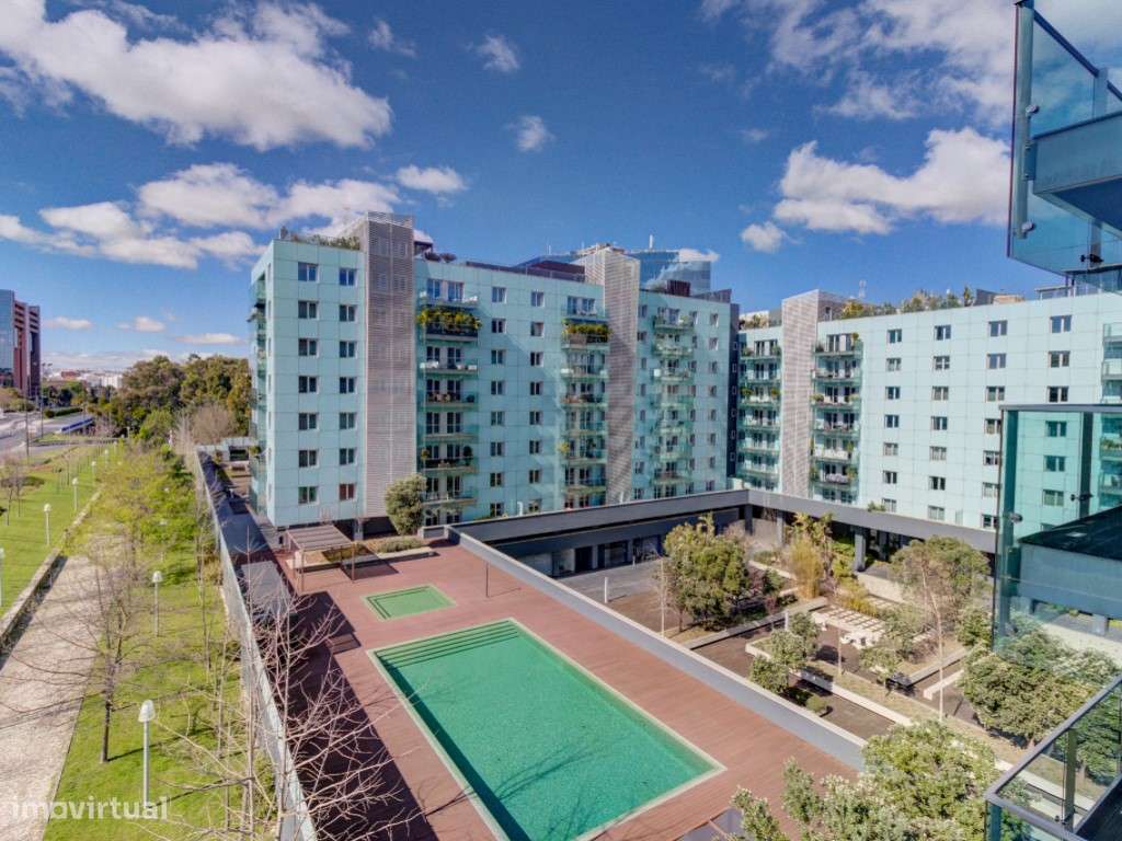 Apartamento T5 + 1 no Condomínio Jardins São Lourenço - Lisboa-53