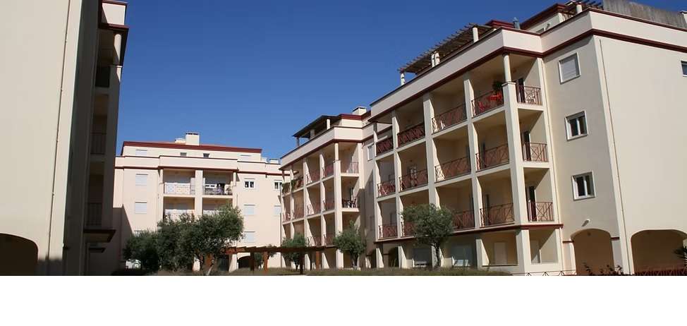 Apartamento T2 c/parqueamento em condomínio privado - Grande imagem: 2/47