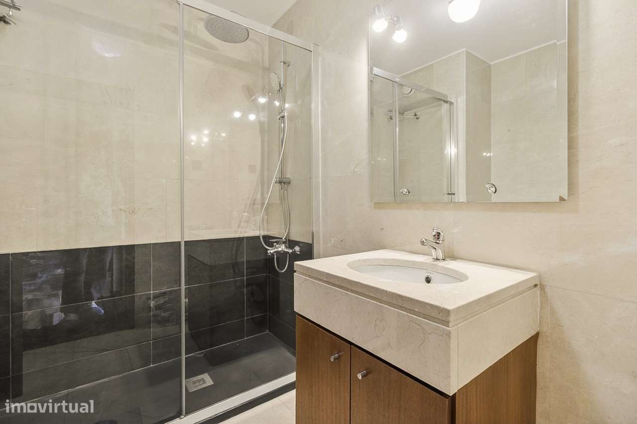 T3 Duplex com Jardim Privativo, O Conforto de uma Moradia  Porto-10